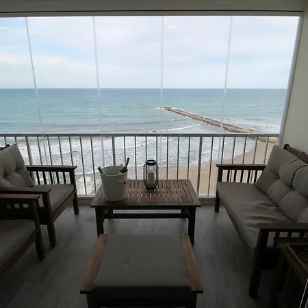 Sea Front - Stunning Views Apartman